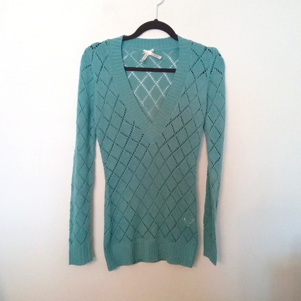 Cafe Brand Women's Deep V-Neckline Diamond Pattern Open Knit Sweater Small